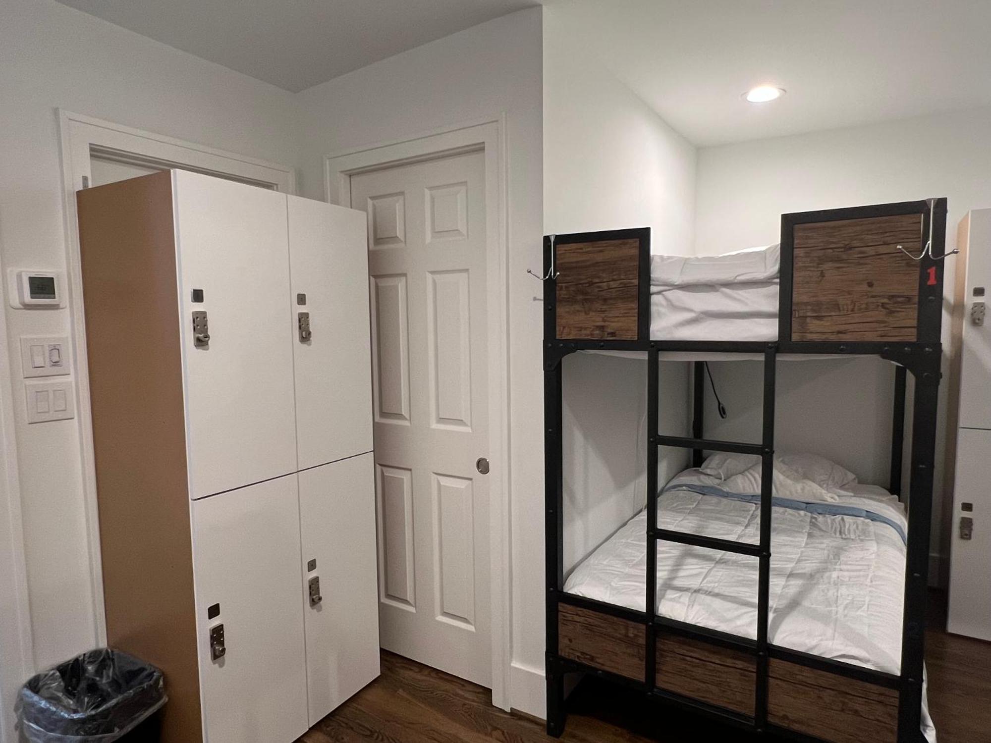 Mycrib Houston Hostel Bagian luar foto